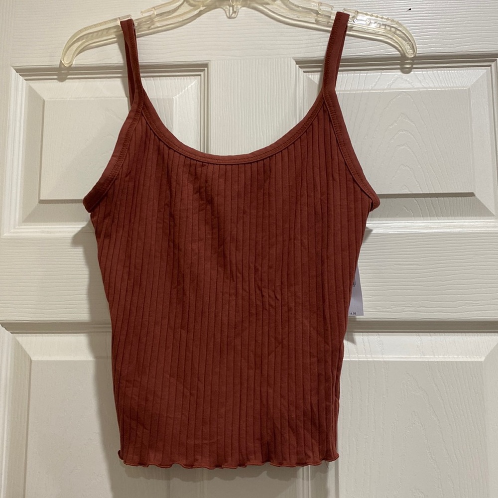 Short tank top